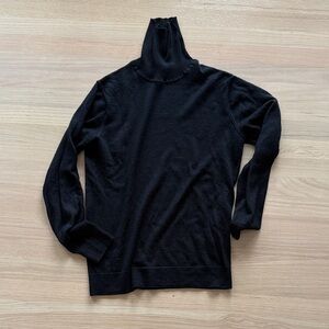 Banana Republic Men's Black Turtleneck Sweater